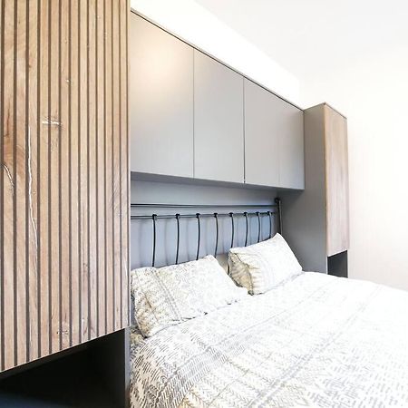 Newly Refurbished 2 Bed Apartment In Paddington 런던 외부 사진