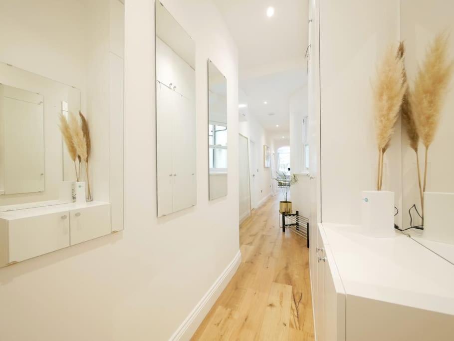 Newly Refurbished 2 Bed Apartment In Paddington 런던 외부 사진
