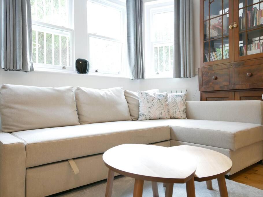 Newly Refurbished 2 Bed Apartment In Paddington 런던 외부 사진